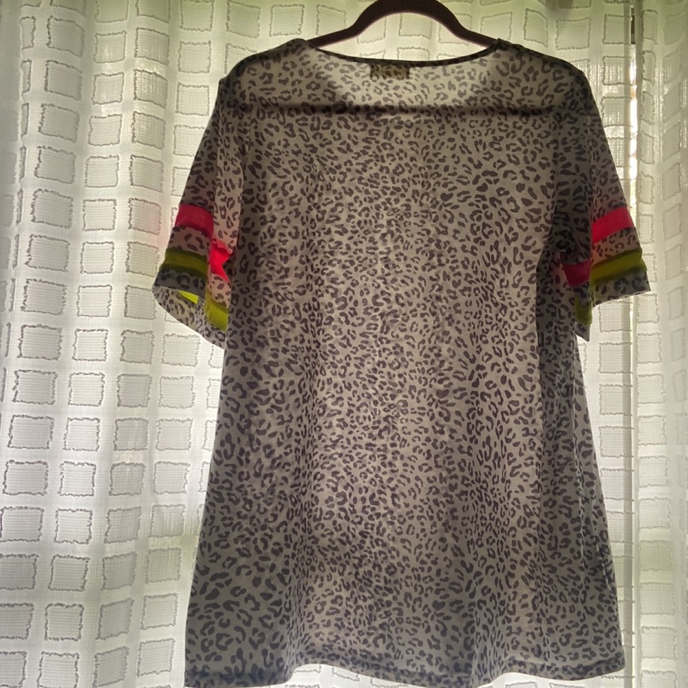 Women’s shirt! - Picture 3 of 4